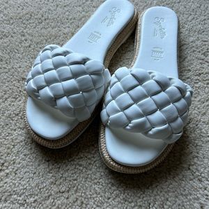 Seychelles white slides